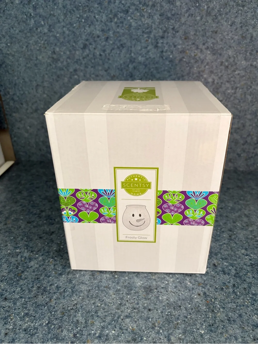 Scentsy 2015 Glass Snowman Wax Warmer With White Speckled Snowman Face
